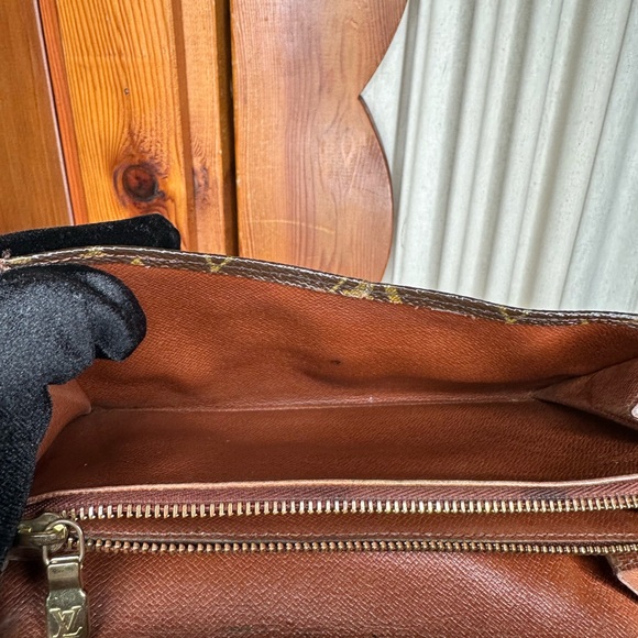 Louis Vuitton Sarah Monogram Wallet - FULL INCLUSION - Picture 11 of 15